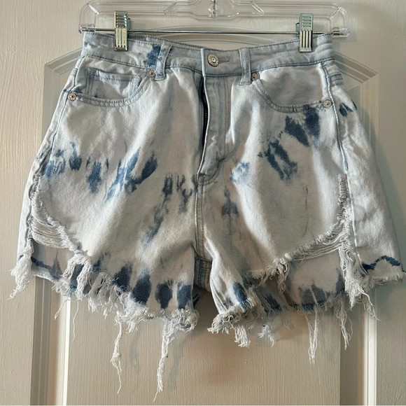 American Eagle Outfitters Pants - American Eagle Highest Rise Mom Short Acid Wash Shorts Women’s 2 Distressed Hem